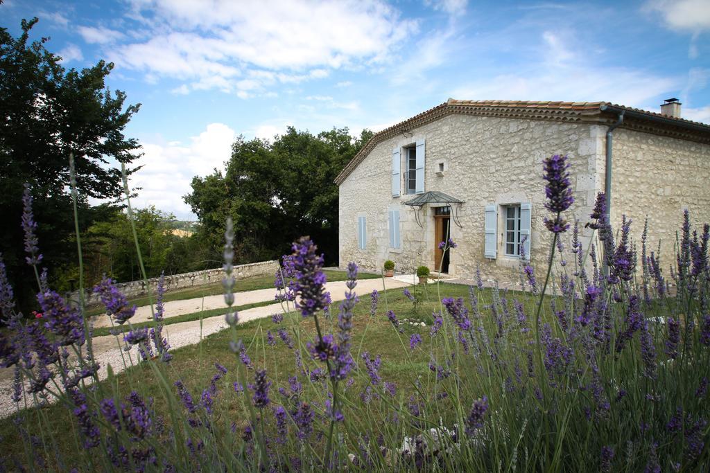 Chambres D'Hotes Domaine De Nazere Avezan Exterior foto