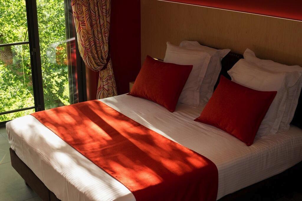Chambres D'Hotes Domaine De Nazere Avezan Exterior foto