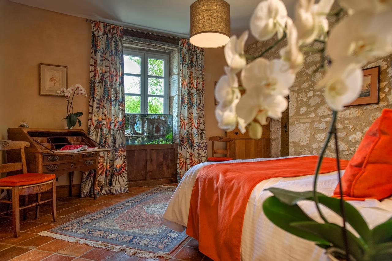 Chambres D'Hotes Domaine De Nazere Avezan Exterior foto