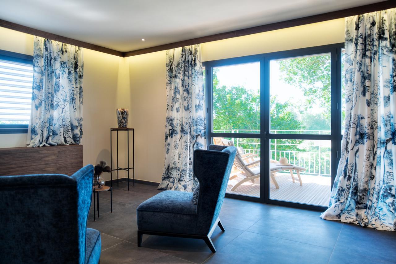 Chambres D'Hotes Domaine De Nazere Avezan Exterior foto